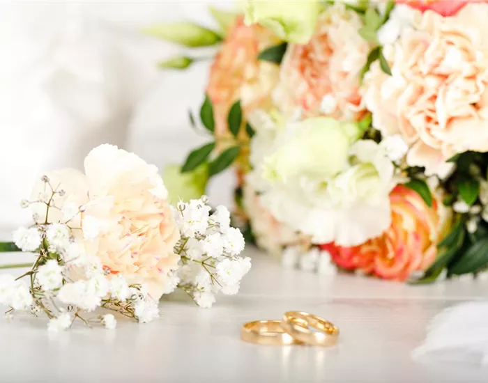 Blumen zur Hochzeit – ideales Geschenk oder doch eher überflüssig?